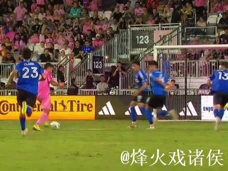 梅西散步不可怕,可怕的是他突然跑了起来! 梅西散步不可怕,可怕的是他突然跑了起来!